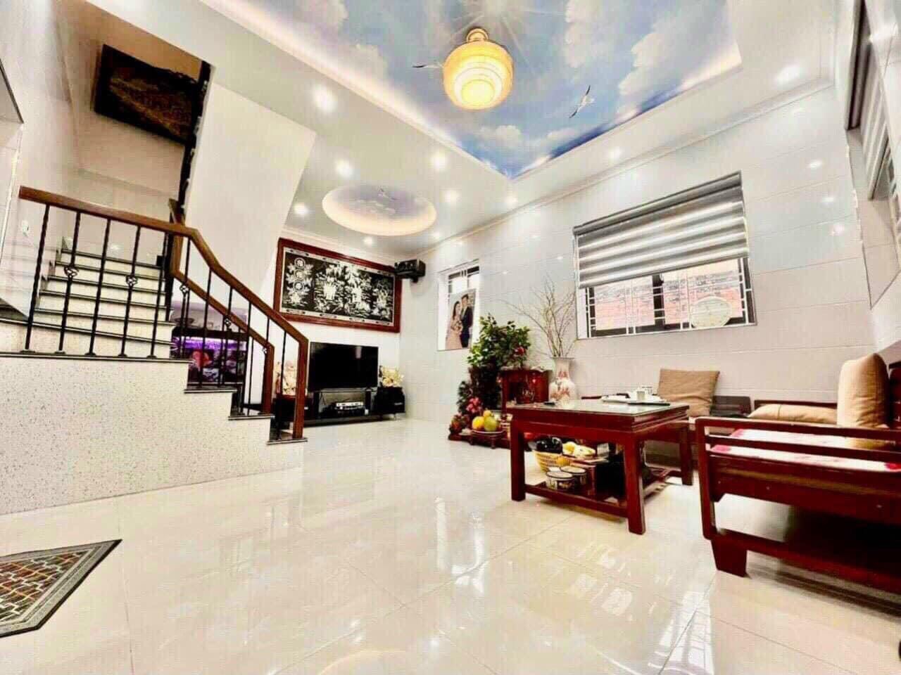 Bán nhà ngõ 46 Lạch Tray, 52m 3 tầng GIÁ 2.38 tỉ, độc lập, lô góc