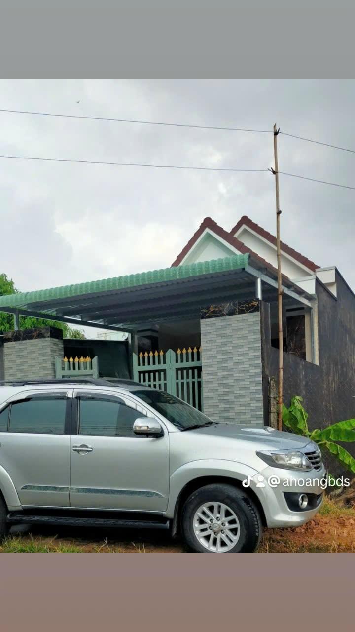 Không người trông coi, cần bán gấp căn nhà tại ấp thuận hòa.xã lợi thuận. bến Cầu. tây Ninh