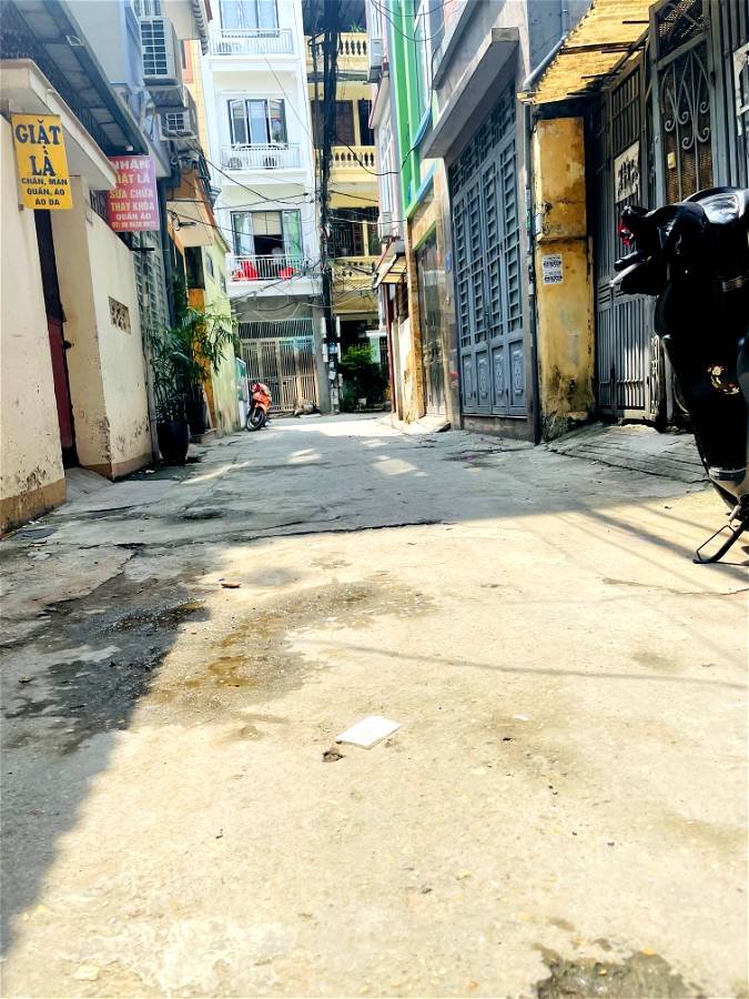 Bán Nhà Phố Lạc Long Quân Quận Cầu Giấy. 81m Mặt Tiền 6,6m Nhỉnh 12 Tỷ. Cam Kết Ảnh Thật Mô Tả Chính Xác. Chủ Thiện Chí