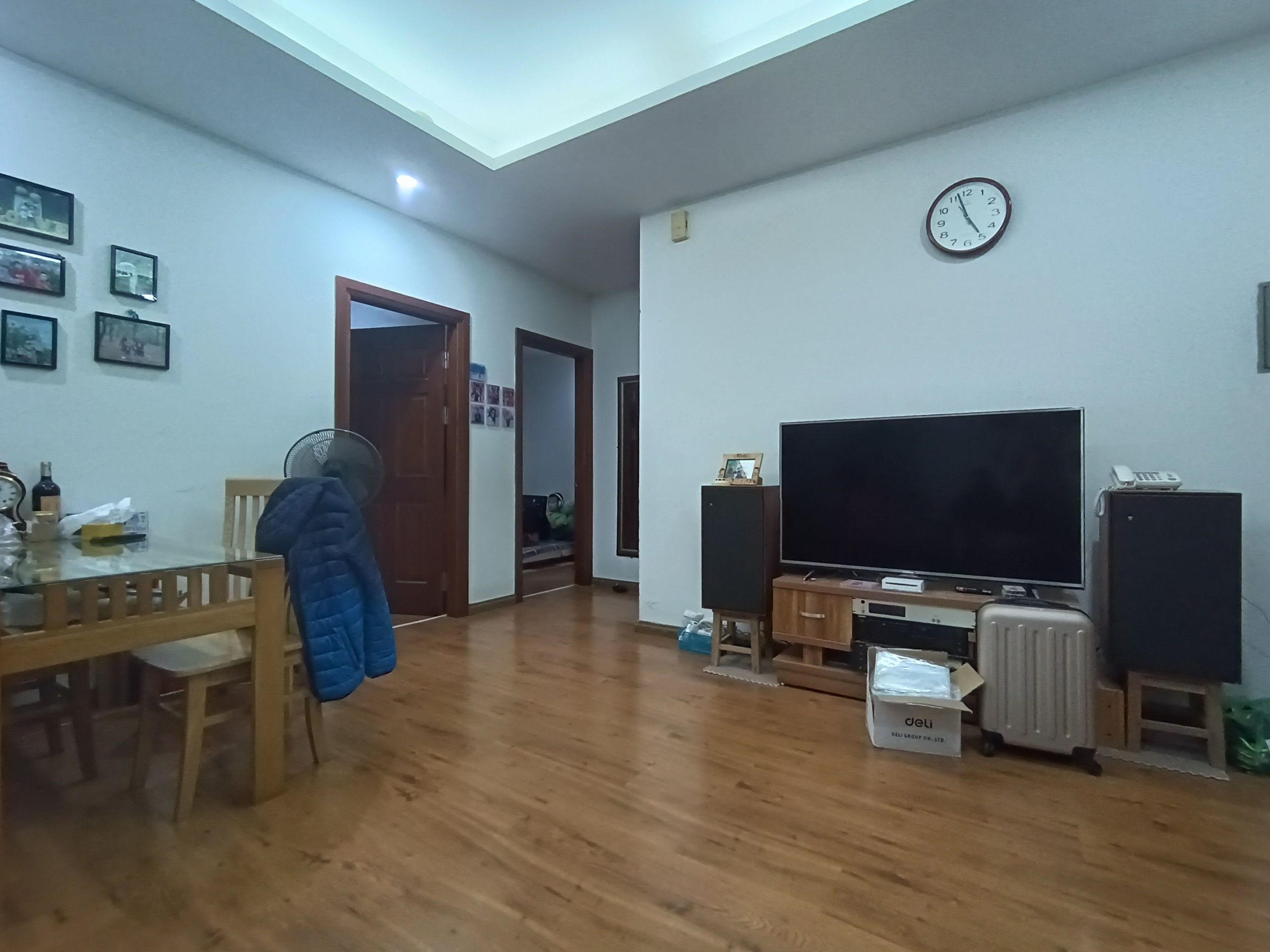 Hiếm! 173 Xuân Thủy 91m2 giá 4 tỷ căn 2PN2WC view thoáng đẹp NT đầy đủ