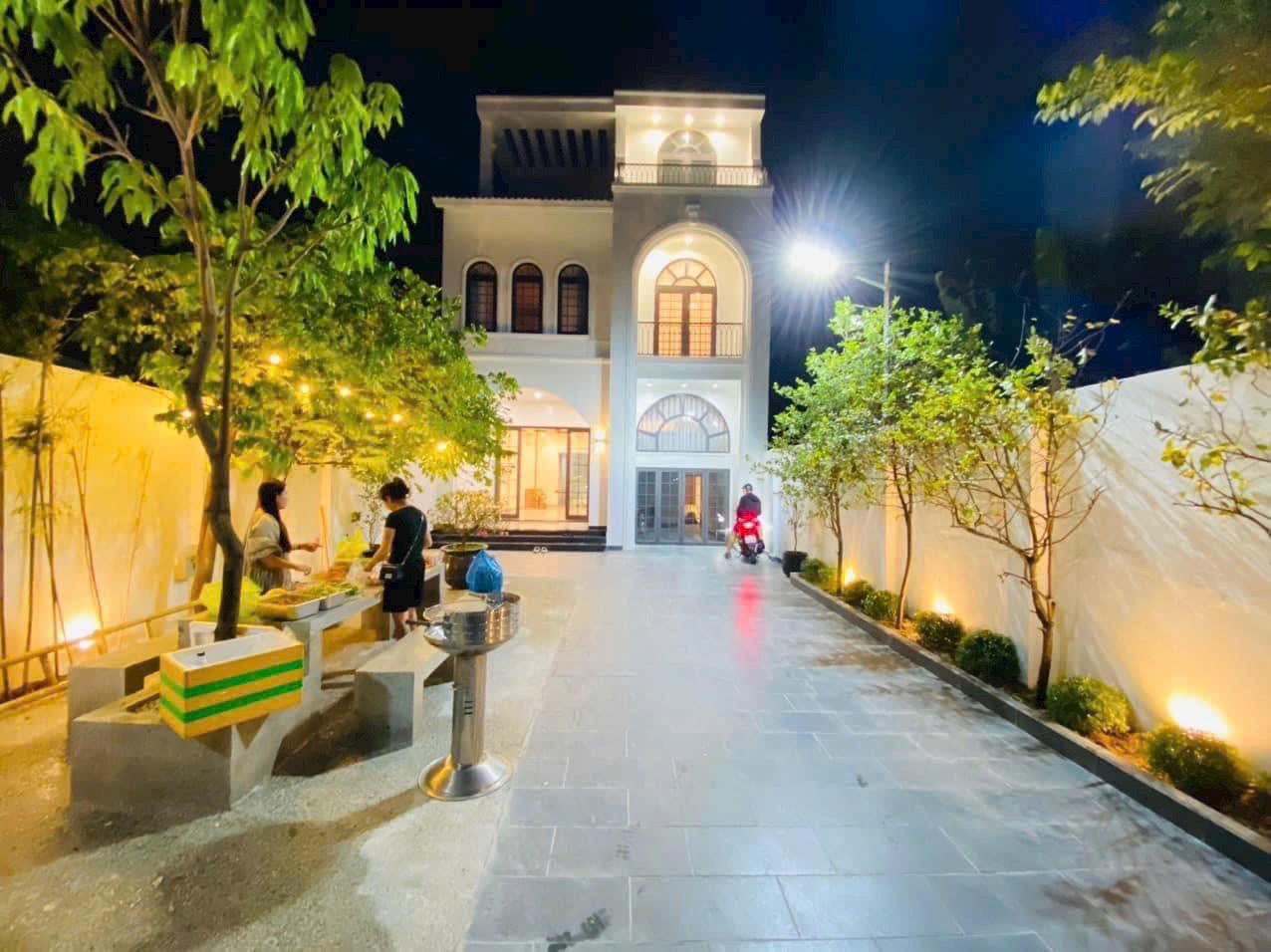 Biệt Thự ngay đại lộ Võ Nguyên Giaps thông sang tuyến Hồ Sen sầm uất đi bộ sang AEON Mall