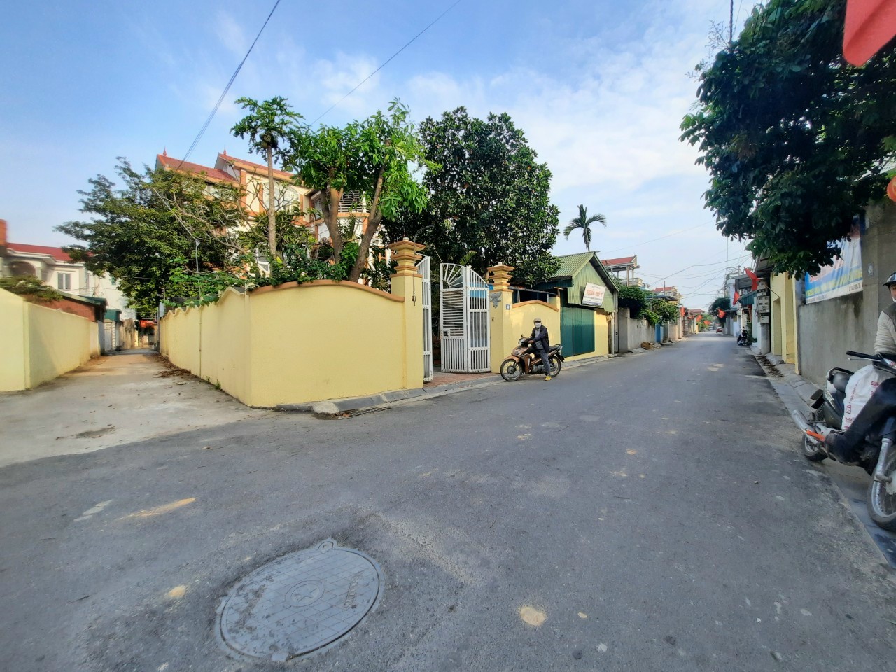 Bán 100m2 Nguyên Khê - đường thông ô tô - 2x