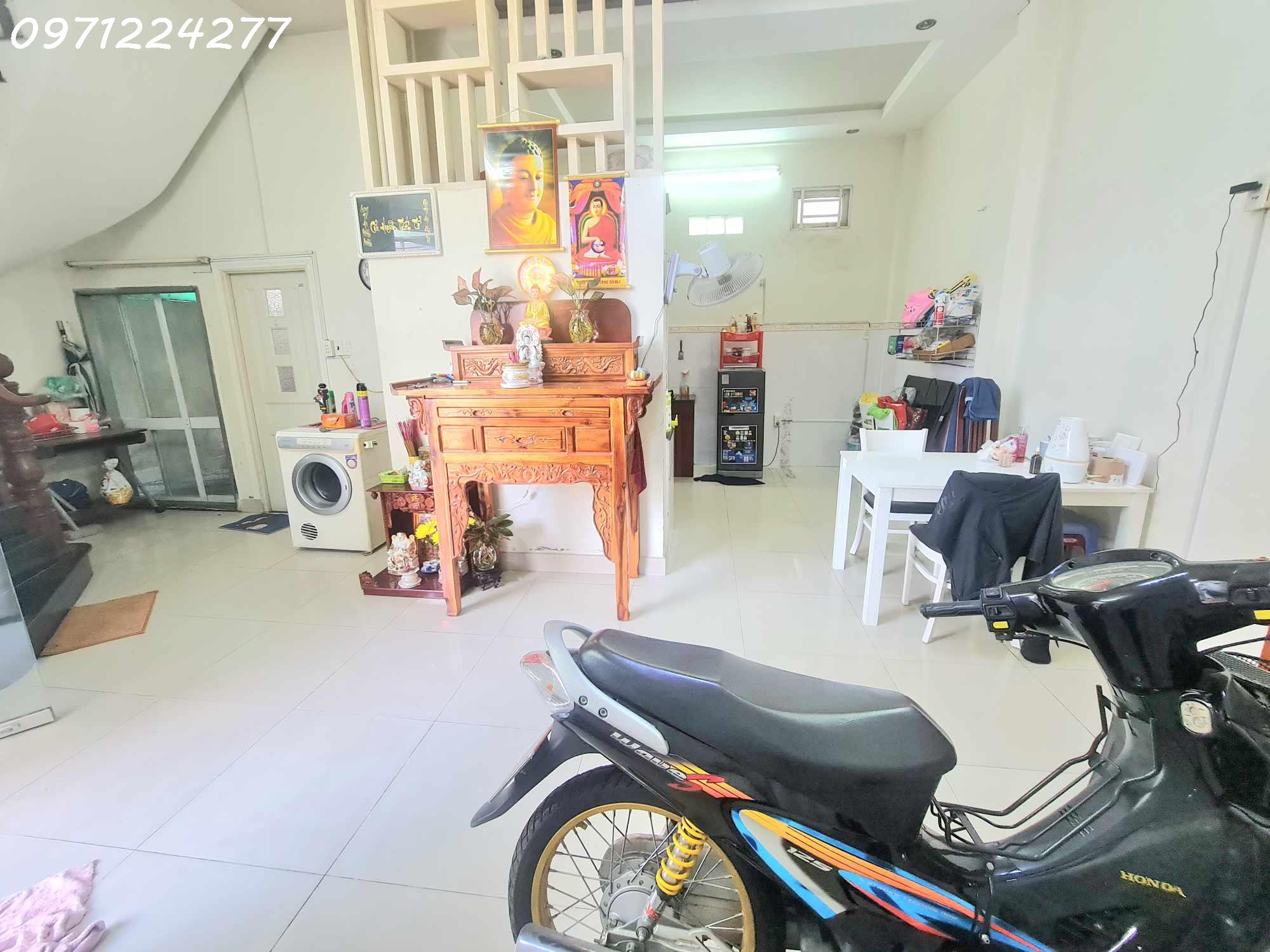 BÁN NHÀ LINH TRUNG - THỦ ĐỨC - GIÁ RẺ 5.3 TỶ 72 M2 [ 8 X 9 ] 3 TÀNG 4PN 3WC - HẺM 5M - NHÀ HOÀN CÔNG- SỔ HỒNG RIÊNG