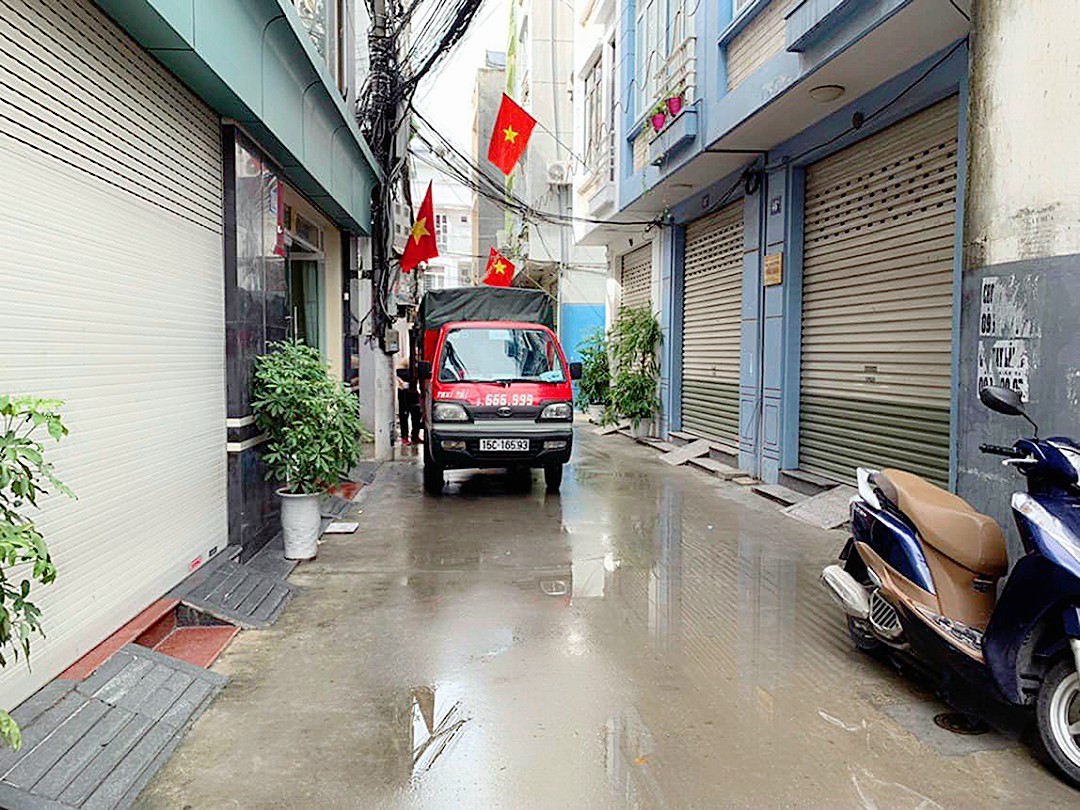 Bán nhà mặt ngõ Xóm Trung - Văn Cao, 55m 4 tầng GIÁ 2.95 tỉ ô.tô để trong nhà