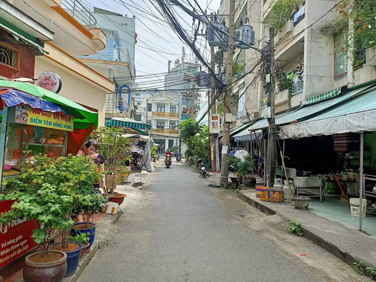 Cần thăng cấp bán nhà đường Thái Thị Giữ Bà Điểm nhà 3 tầng 90m2 chỉ 4.85 tỷ