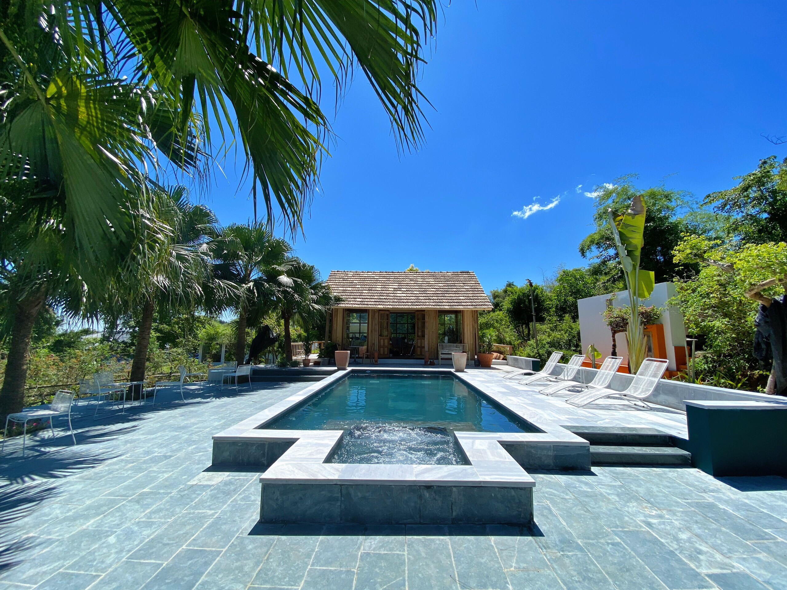 Bán biệt thự nghỉ dưỡng diện tích sổ đỏ lâu dài - Resort Rose villa Yên Bài, Ba Vì