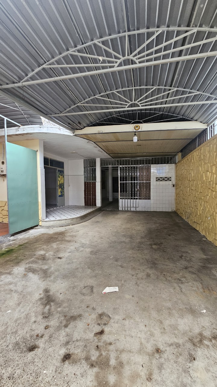 Cho thuê nhà nguyên căn có gác rộng (ngang 10m), mặt tiền khu Tân Lập gần chợ Xóm Mới