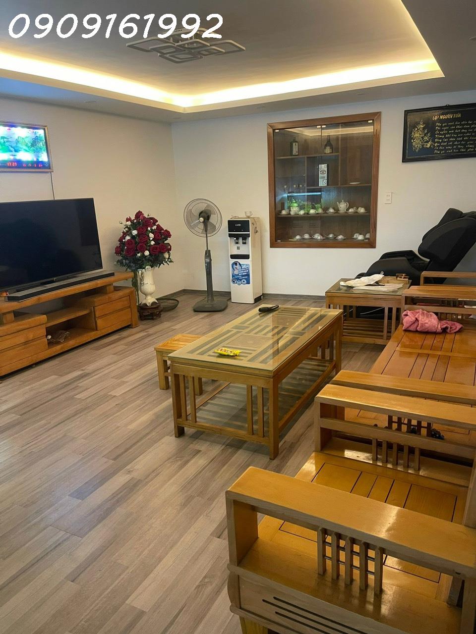 Nhà mặt đường Hồ Sen vị trí đắc địa buôn bán quá ok