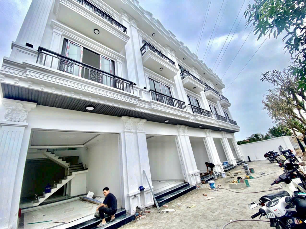 Bán nhà Thiên Lôi xây mới, diện tích 55m 4 tầng GIÁ 3.5 tỉ, ô.tô đỗ cửa