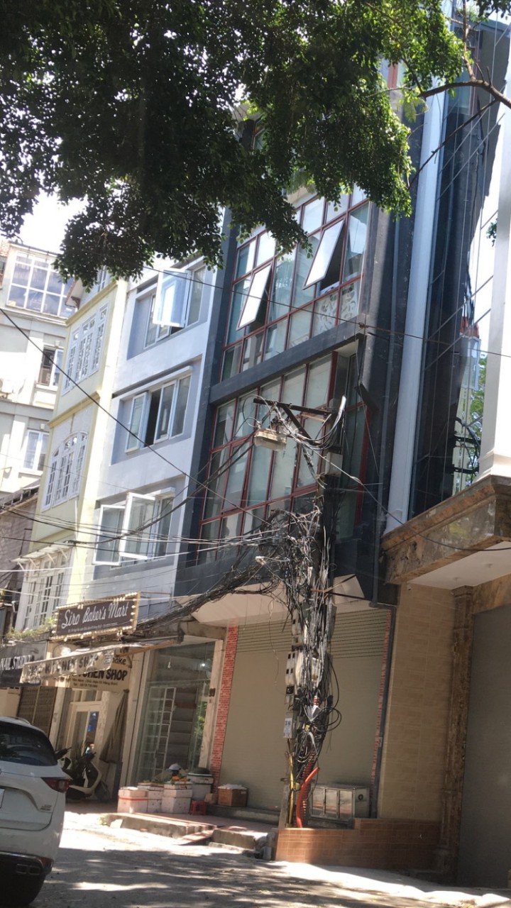 Chính chủ cho thuê nhà mặt phố Hàng Bún, Hoàn Kiếm DT48m2x4 tầng Giá 35tr/th Lh 0913743451