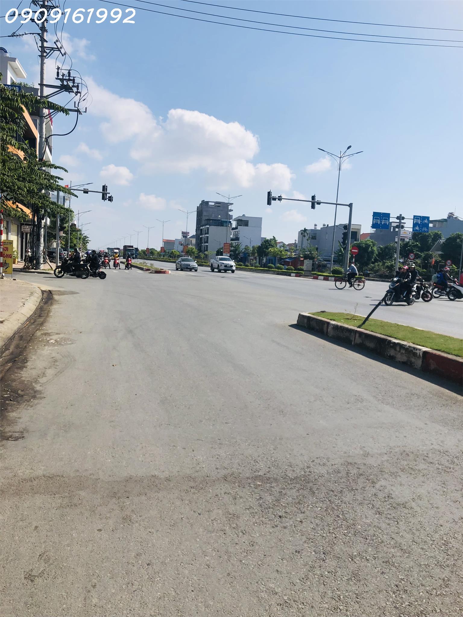 Mặt đường BÙI VIỆN không còn căn thứ 2 trên thị trường đang cho thuê 15tr. Đầu tư hay tự mở bb cũng ok