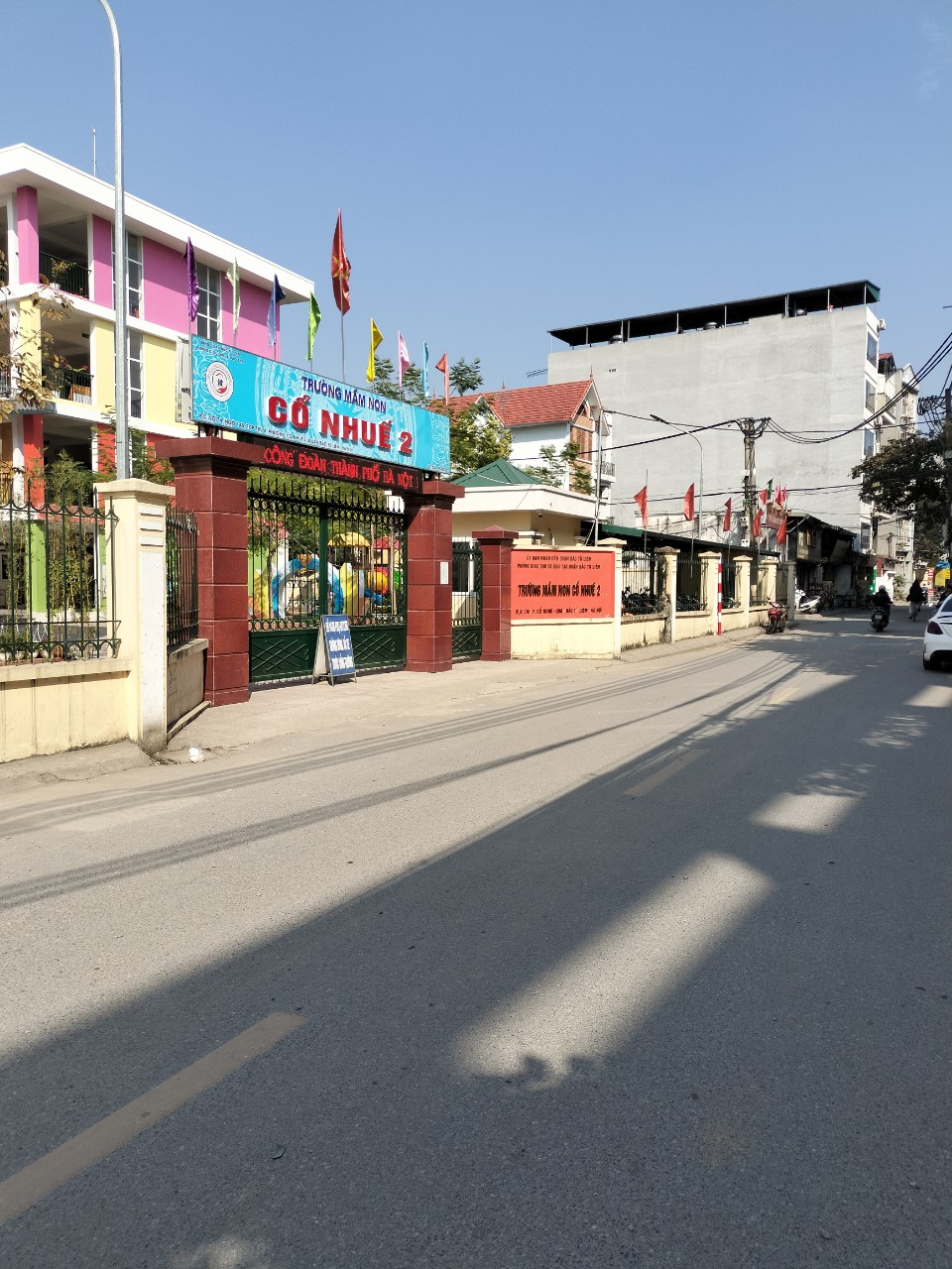 NGÕ Ô TÔ TRÁNH - NHÀ DÂN XÂY - CỔ NHUẾ GẦN TRƯỜNG. - Diện tích : 70m2 – 3 tầng.