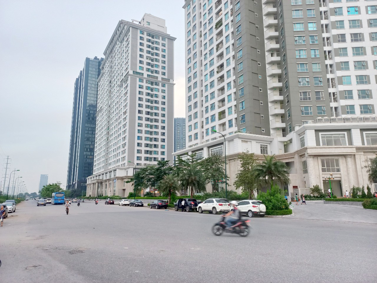 BÁN NHÀ 110M2, 3 NGỦ, 2WC, Ô TÔ TRÁNH ĐỖ TRƯỚC CỬA NGÀY ĐÊM SĐCC 2 TỶ HƠN