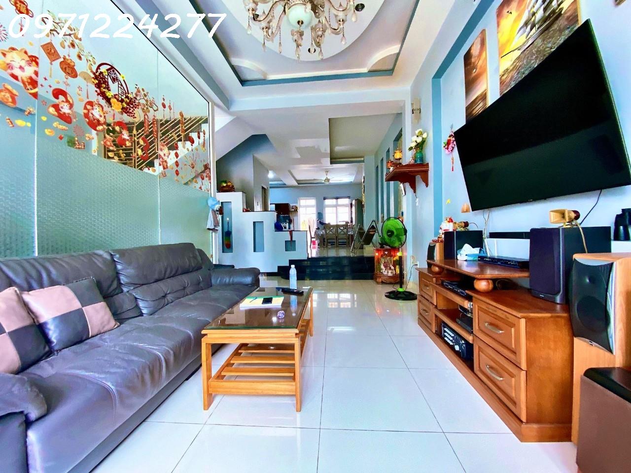 BÁN NHÀ LÊ VĂN VIỆT- TÂN NHƠN PHÚ A - THỦ ĐỨC 130M2 [ 6.5 X 20 ] 2 TẦNG - 3PN - 3WC - Ô TÔ NGỦ TRONG NHÀ GIÁ 7.3 TỶ