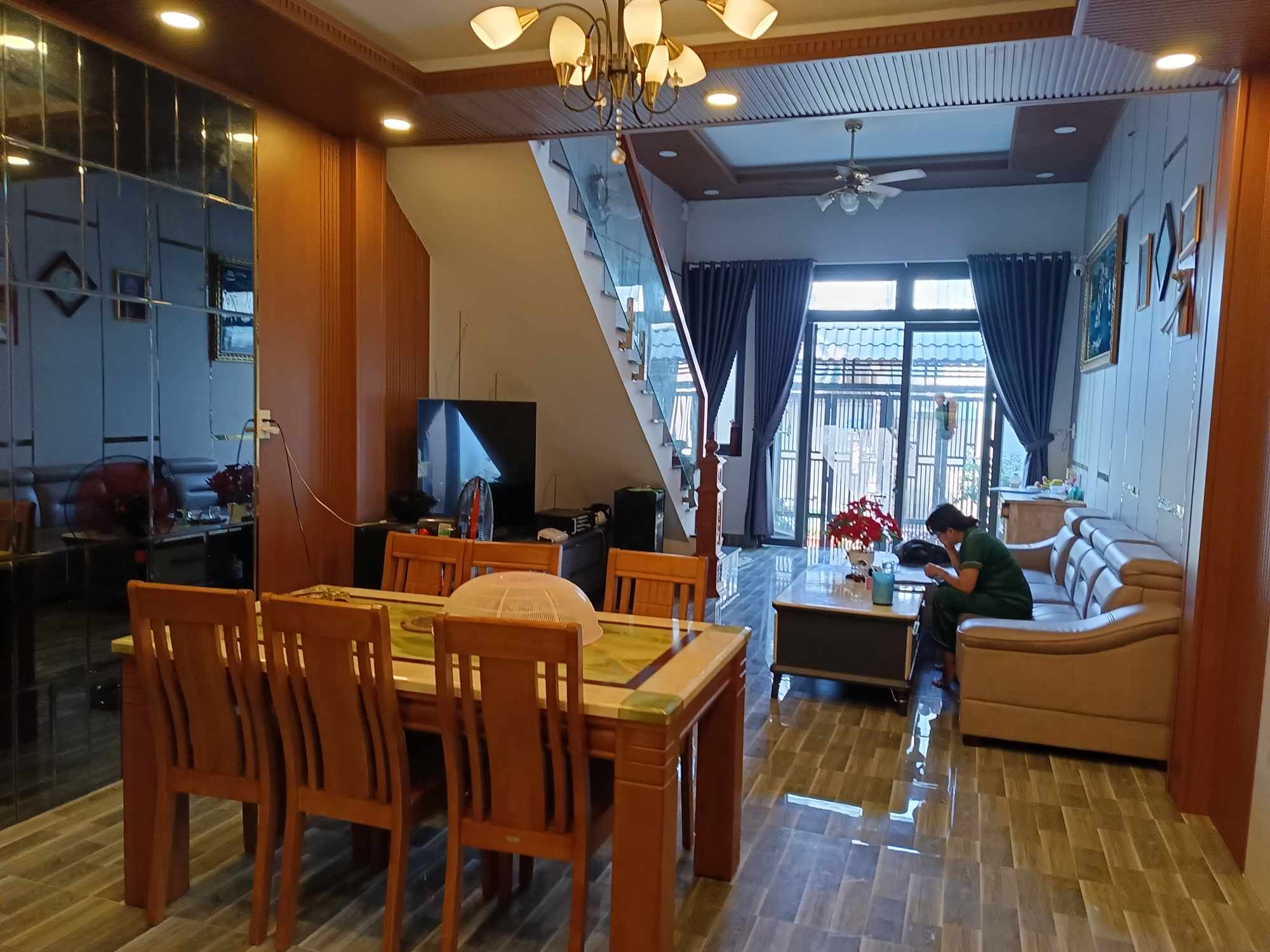 NHÀ BÁN, VĨNH LỘC B, BÌNH CHÁNH. 184 M2, 1 TRỆT 1 LẦU, SHR, CÔNG NHẬN ĐỦ, BÁN GẤP, KHÁCH TRẢ GIÁ LÀ BÁN.