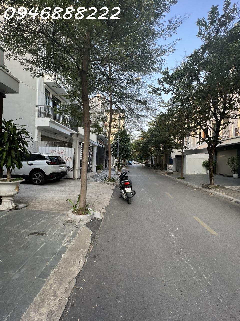 Bán đất mặt đường Hoàng Ngọc Phách , Diện tích 100m2 ngang 5m , kinh doanh buôn bán cực tốt