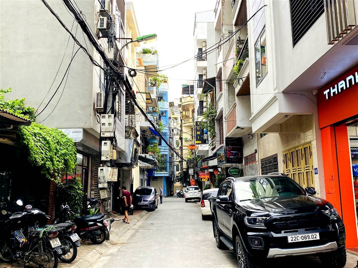 Bán Nhà Phố Mai Dịch Quận Cầu Giấy. 67m Xây 6 Tầng Mặt Tiền 4m Nhỉnh 15 Tỷ. Cam Kết Ảnh Thật Mô Tả Chính Xác. Chủ Muốn