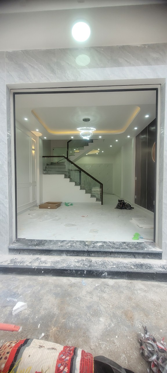 Bán nhà xây mới ngõ 152 Hồ Sen, 45m 3 tầng GIÁ 2.55 tỉ, xây độc lập