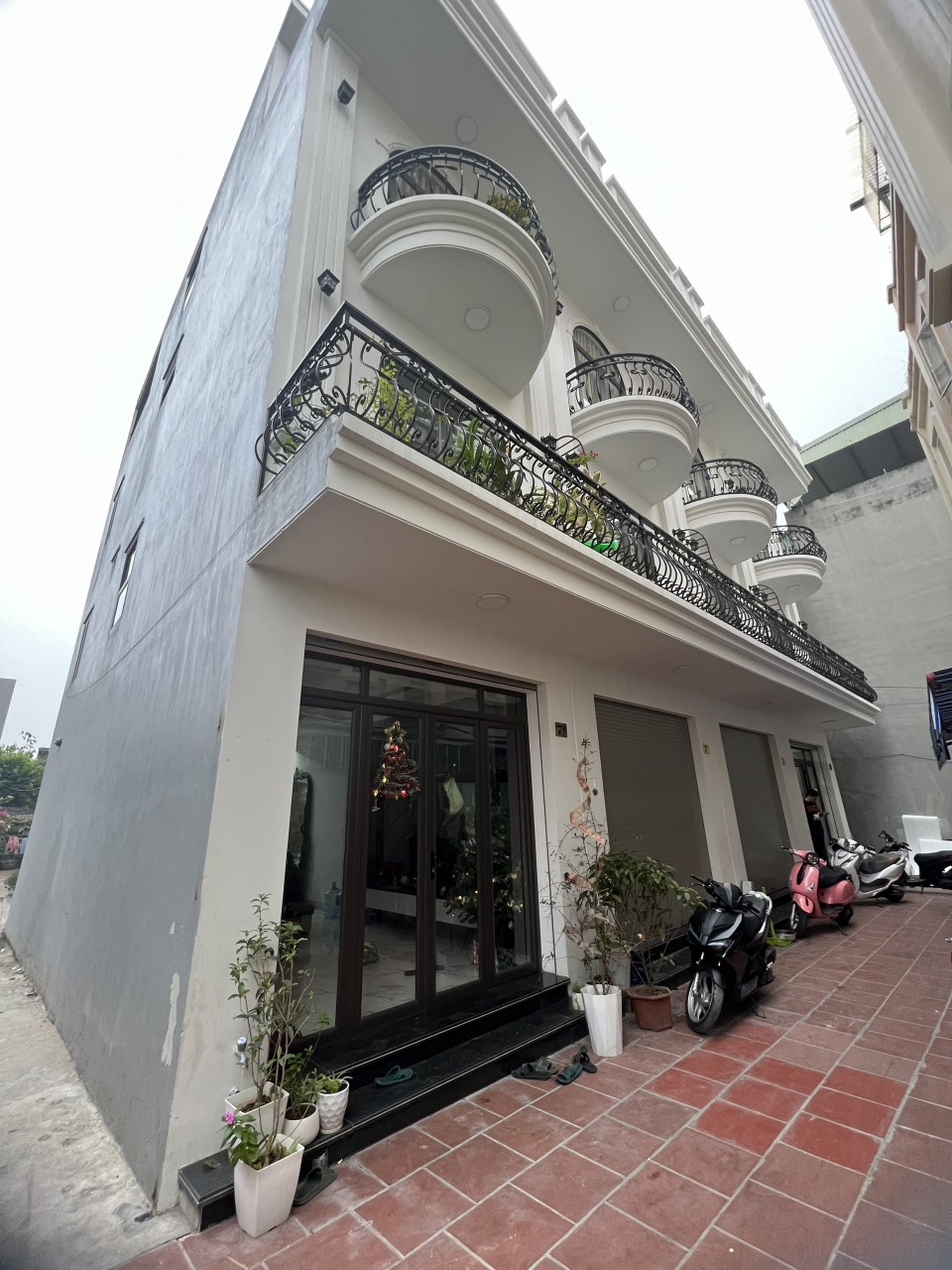 Bán nhà ngõ 149 Trung Hành, diện tích 45m 4 tầng GIÁ 2.48 tỉ full nội thất