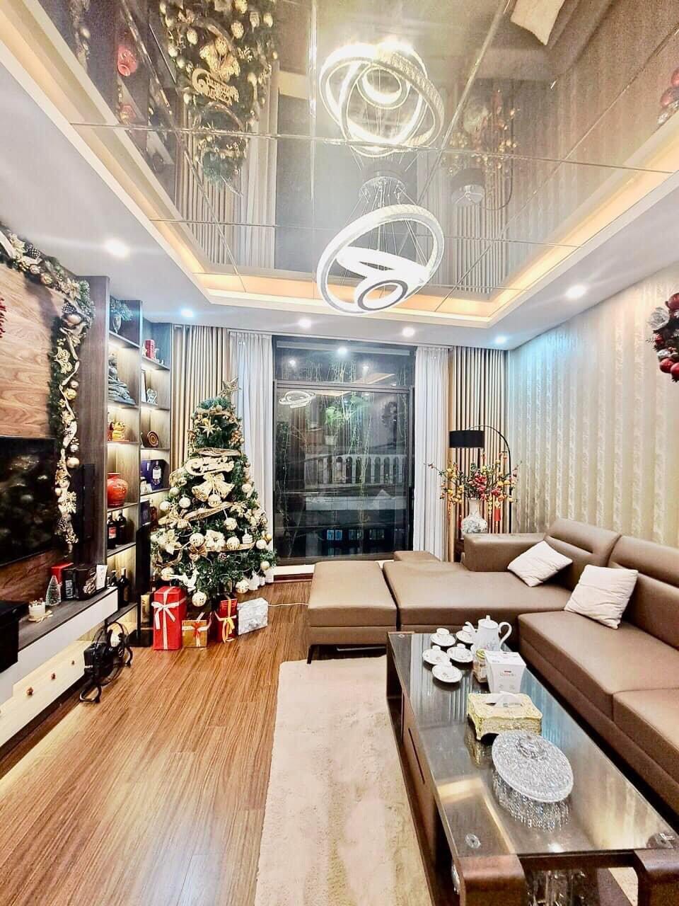 6 TẦNG NHẬT CHIÊU,TÂY HỒ , 31M, MT 4,3M, 7 CHỖ ĐỖ, 30M RA HỒ TẤY, NỞ HẬU, CHÀO 7,35 TỶ