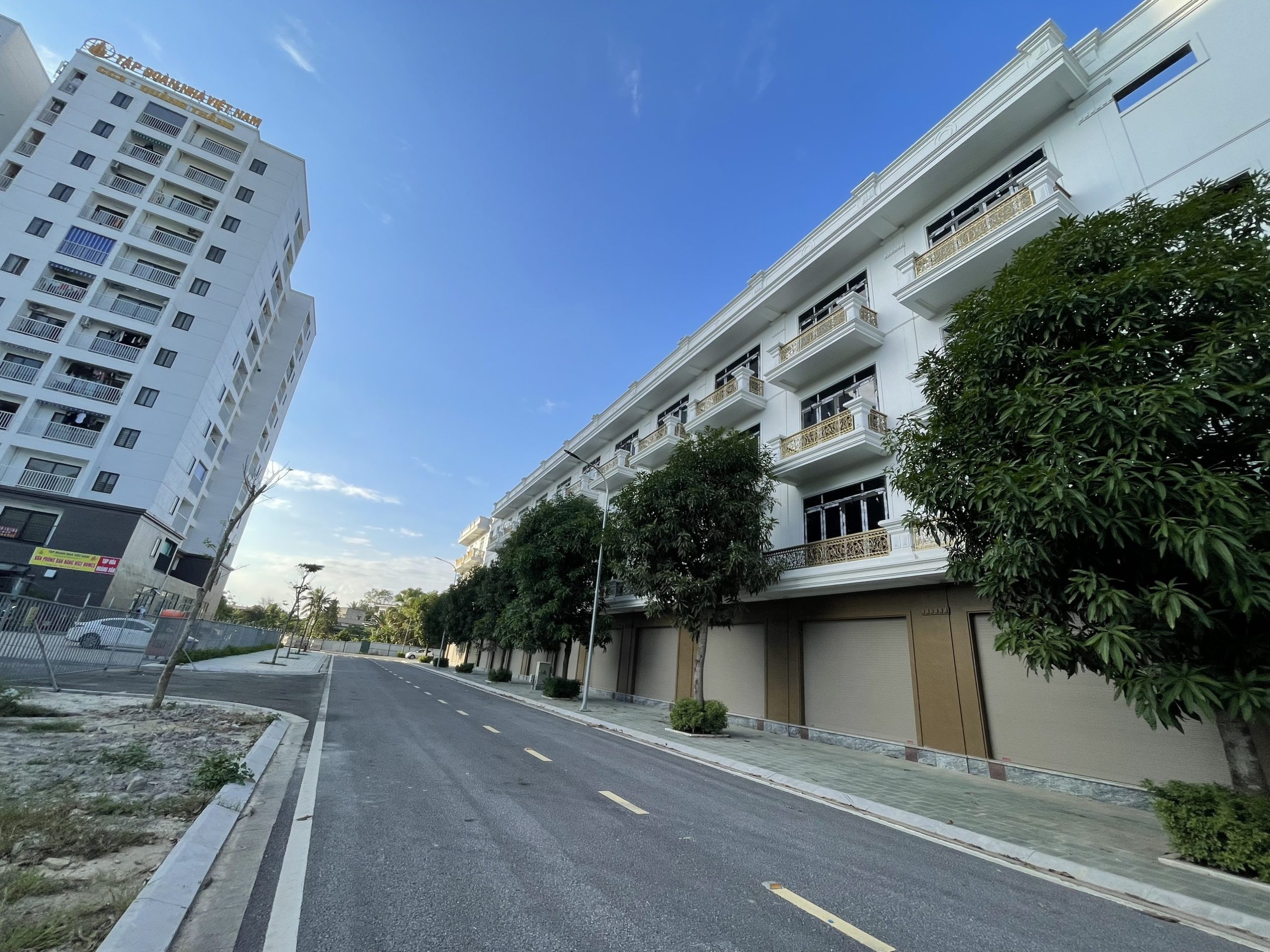 THANH TOÁN 1.8 TỶ. NHẬN NHÀ TP.THANH HÓA, SANG TÊN SỔ NGAY. LH: 0966 343 969