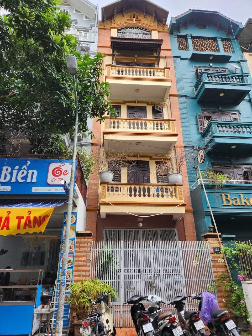 VIP ! PHÂN LÔ TRUNG KÍNH CẦU GIẤY VỈ HÈ ÔTÔ KINH DOANH >30TỶ 120M 5T