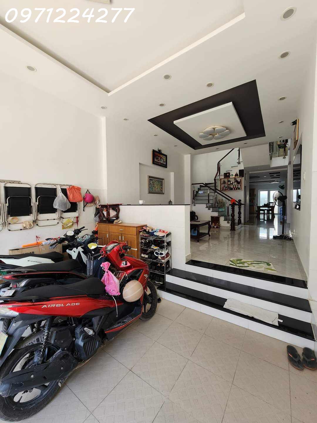 CẦN BÁN NHÀ ĐƯỜNG NGUYỄN DUY TRINH -BÌNH TRƯNG TÂY - Q.2 98M2 [ 4.2 X 23 ] 3PN - 4WC -Ô TÔ NGỦ TRONG NHÀ NHÀ HOÀN