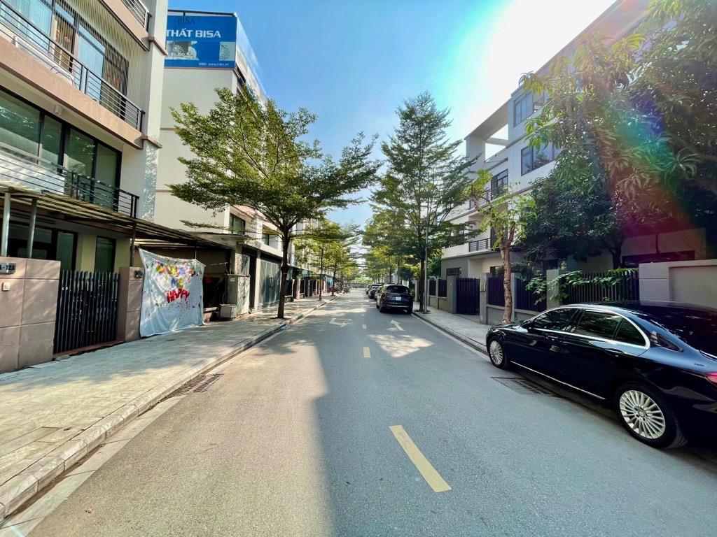 BÁN NHÀ ĐƯỜNG CẦU GIẤY, PHÂN LÔ, Ô TÔ TRÁNH, 6T THANG MÁY KINH DOANH 52M, 19.6TỶ.