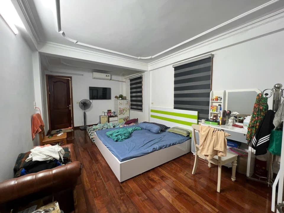 Bán nhà 3,5 tầng mặt đường Đông Khê, Ngô Quyền, Hải Phòng 64m2 chỉ 5,9 tỷ