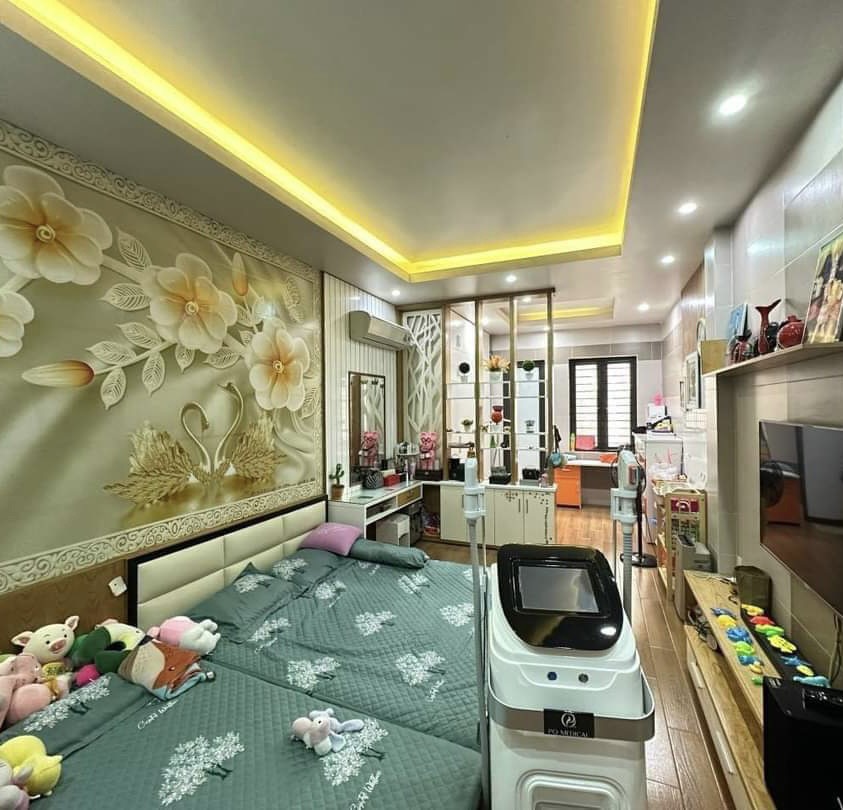 Bán nhà 4 tầng 106m2 mặt đường Lạch Tray, Ngô Quyền, Hải Phòng Giá: 17,5 tỷ( TT)