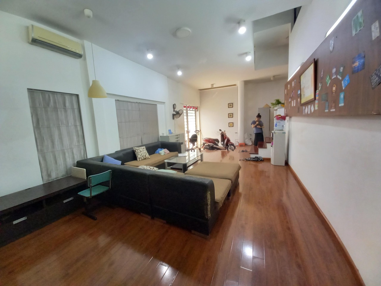 Bán nhà Trần Quốc Hoàn trung tâm Cầu Giấy - Ô tô - VP- 55m x 4,5m- Nhỉnh 10 tỷ