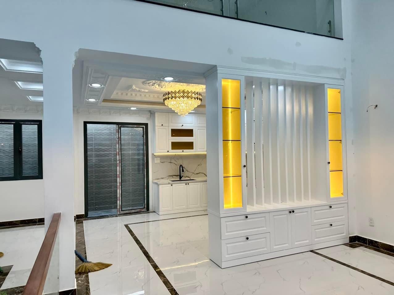 NHÀ MỚI 5 TẦNG Ở NGAY FULL NỘI THẤT KHU PHÂN LÔ BÀN CỜ ĐƯỜNG 8M 1764 LÊ VĂN LƯƠNG, NHÀ BÈ