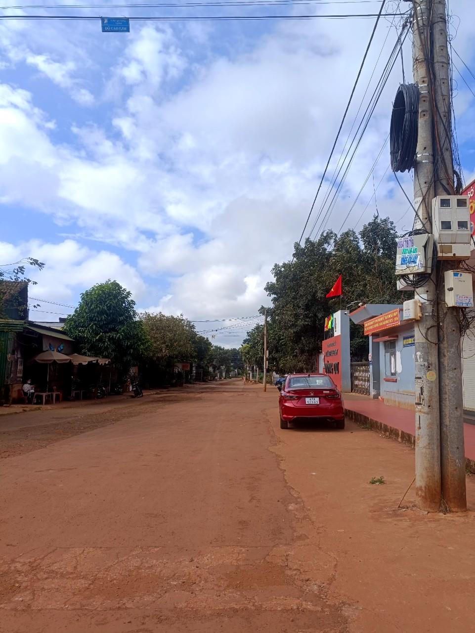 BÁN NHÀ 2 MẶT TIỀN ĐỐI DIỆN TRƯỜNG ĐÔNG DU 5.5 TỈ 170M2