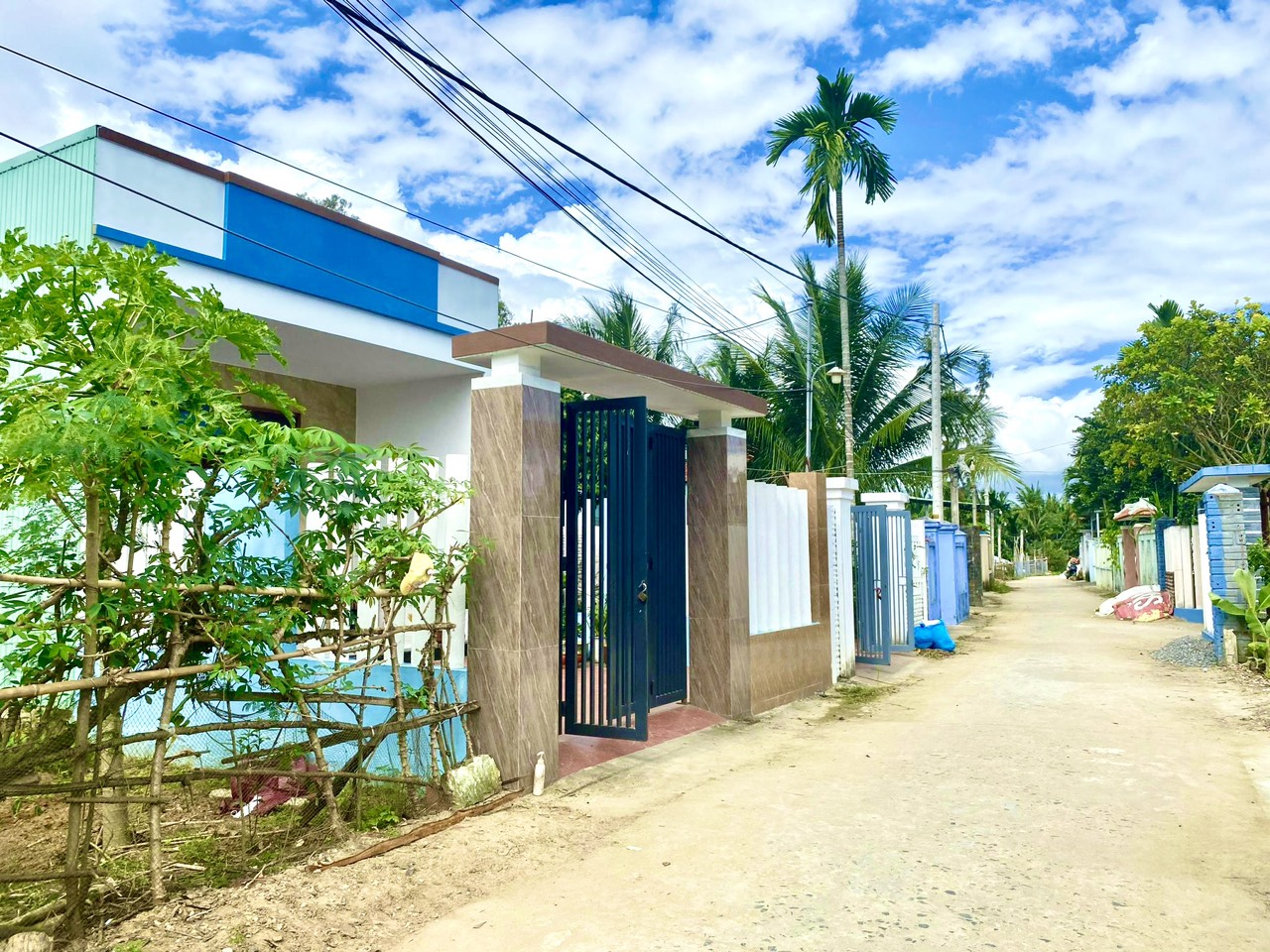 Bán Nhanh lô đất nở hậu gần 150m2 đường bê tông 4m -QH 9m5. Giá từ 700 triệu