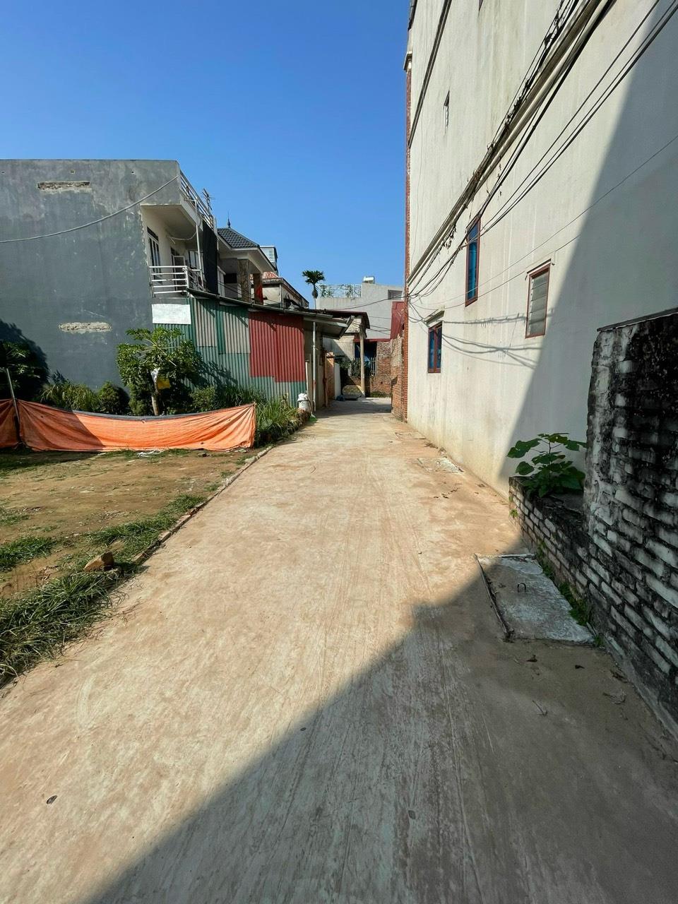 Cần bán gấp 75,1m lô góc HẢI BỐI,ĐÔNG ANH,HÀ NỘI đường ô tô vào đất LH 0376692001