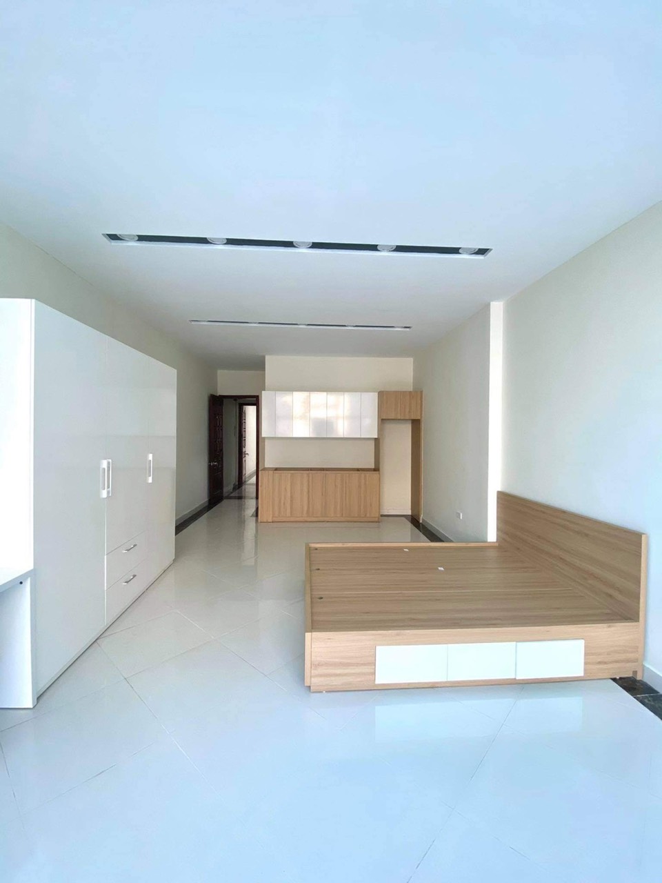 BÁN NHÀ MẶT PHỐ MỸ ĐÌNH 75M, 5 TẦNG, MT 4.7m 0901766599