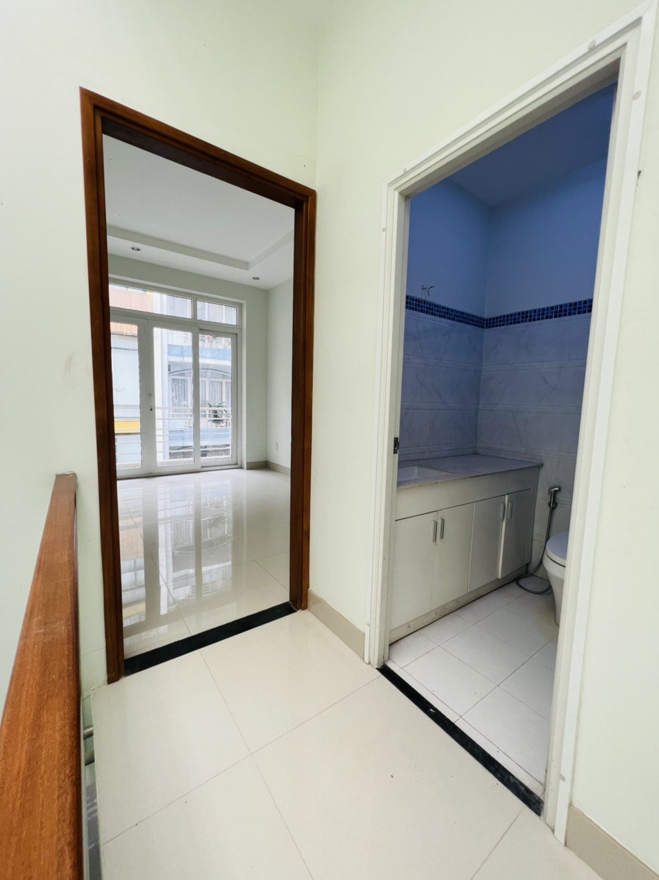 Nhà nguyên căn Nguyễn Trãi , P Bến Thành, Q1
