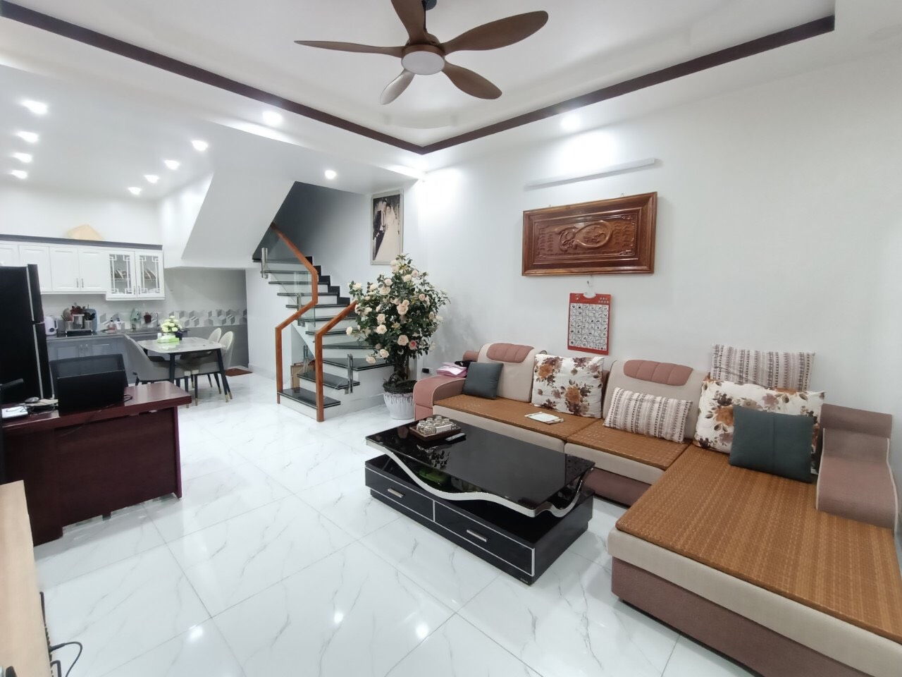 Bán nhà ngõ 173 Hàng Kênh, diện tích 50m 4 tầng GIÁ 3.15 tỉ, gần mặt ngõ