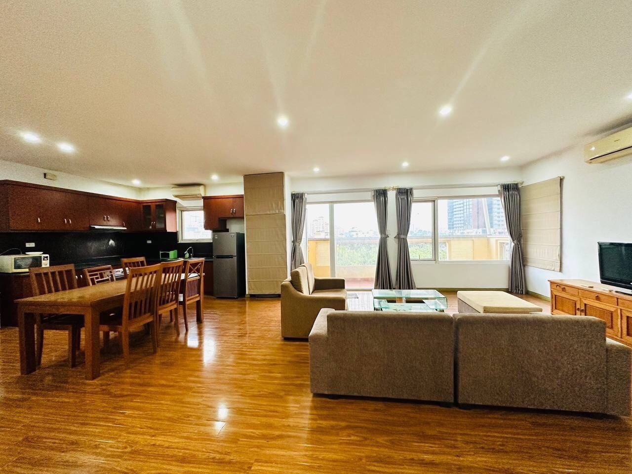 Bán nhà trung tâm Cầu Giấy- Phân Lô - Ô tô tránh - Vỉa Hè- Kinh doanh 85m x 5T Nhỉnh 20 tỷ