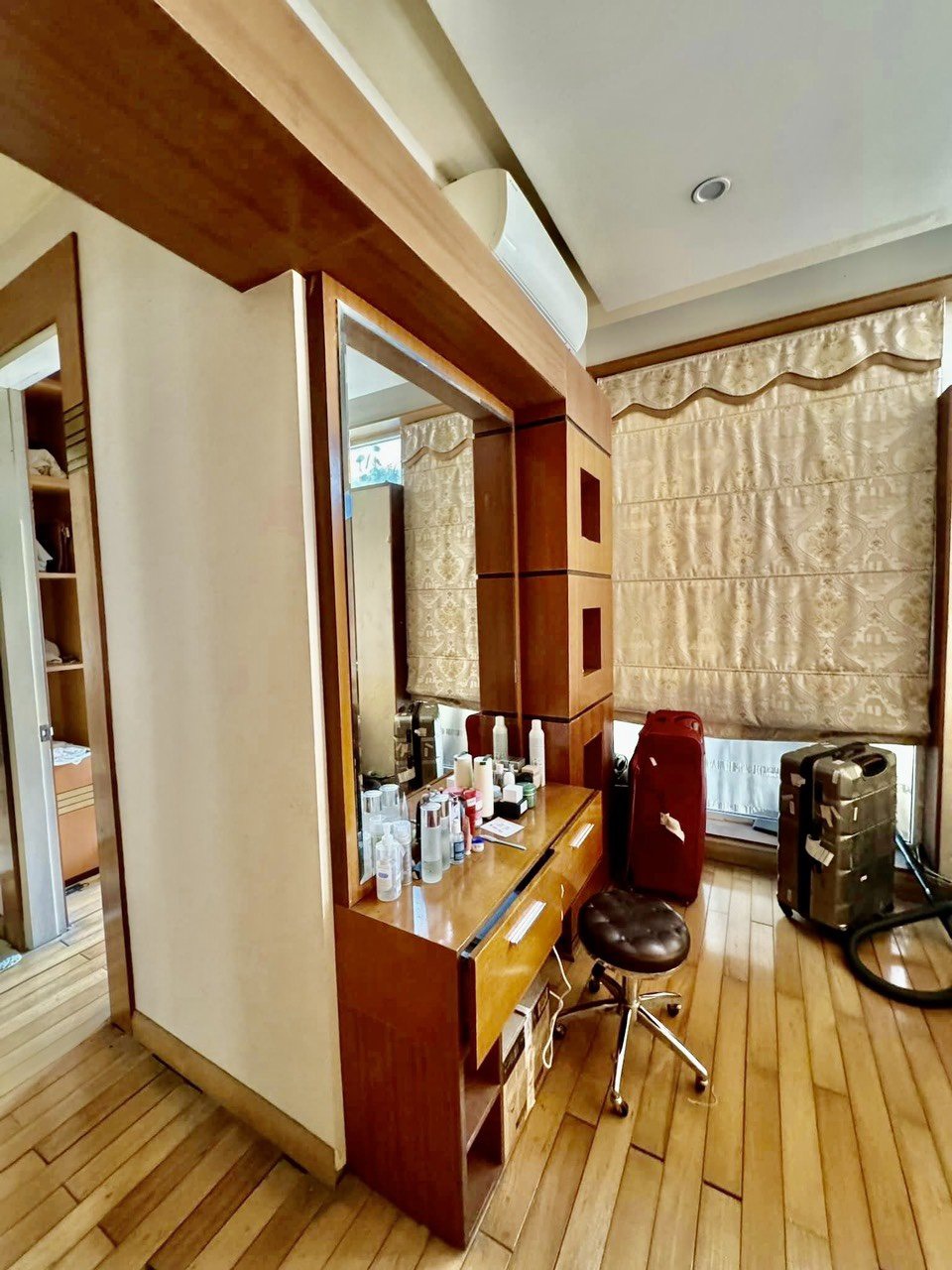 MN1428. CHO THUÊ BIỆT THỰ SÂN VƯỜN MẶT NGÕ HOÀNG DIỆU 200M2 CÓ 4 NGỦ FULL ĐỒ