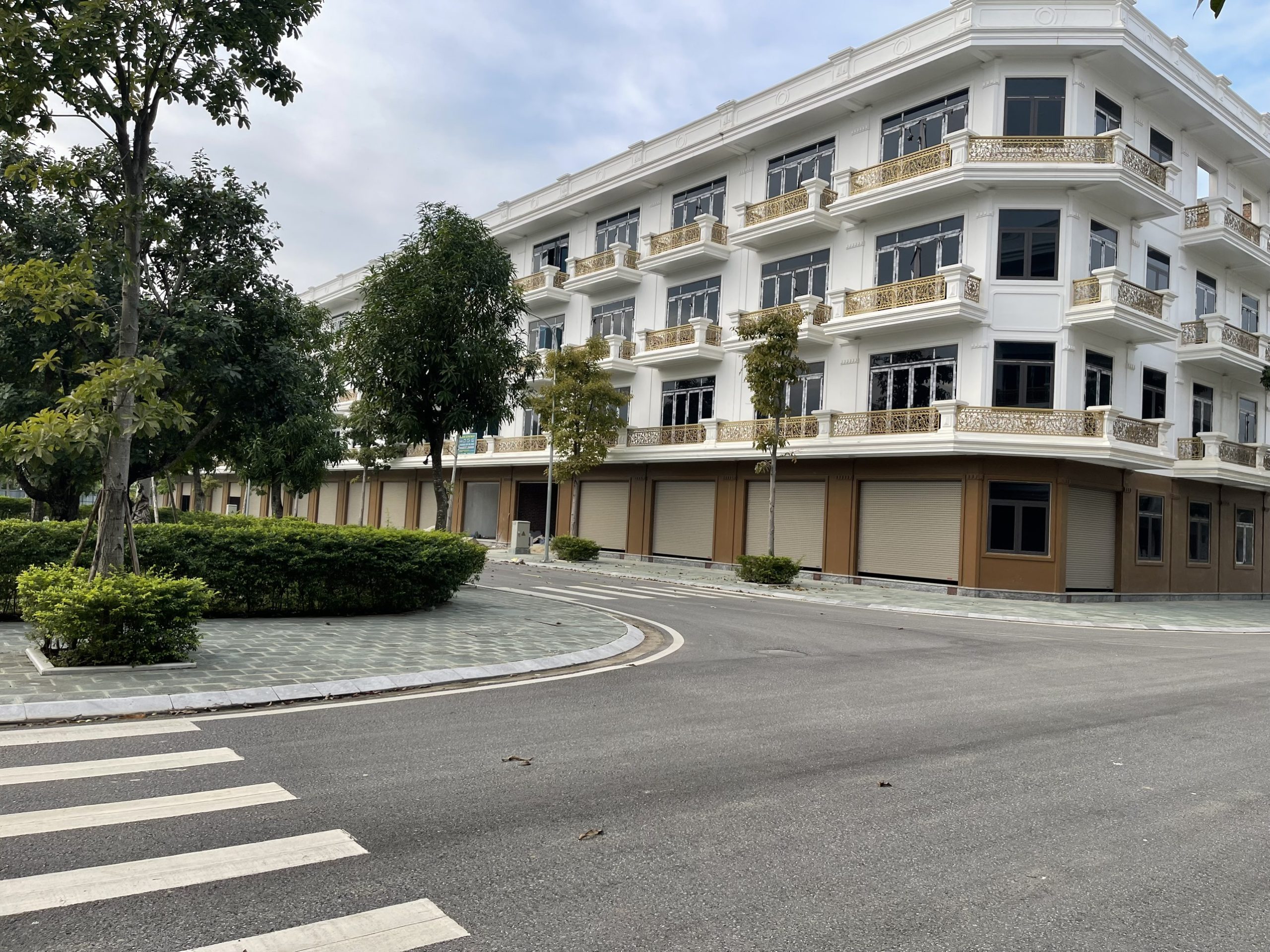 NHÀ PHỐ THANH HÓA. GIÁ 5 TỶ. CĂN GÓC ĐẠI LỘ CSEDP. SANG TÊN NGAY. LH: 0966 343 969