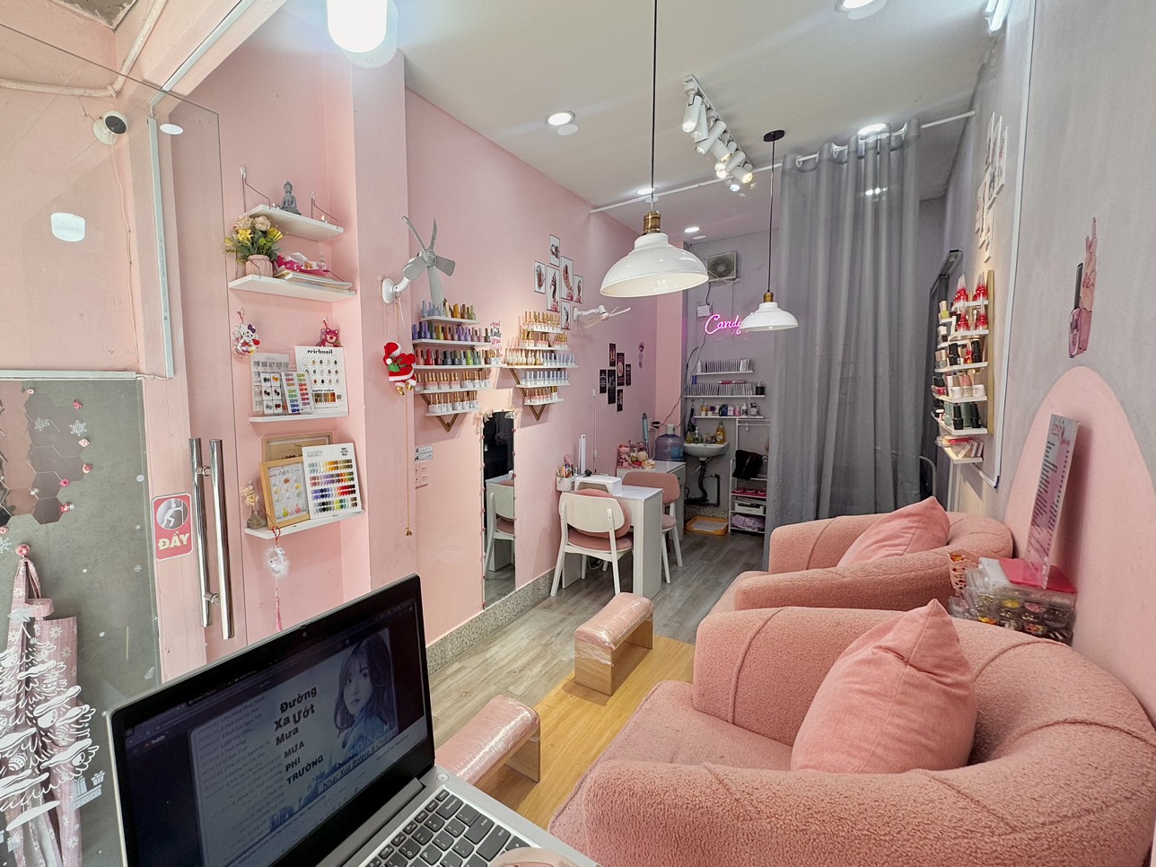 QUẬN 7 ! TIỆM NAIL - Mi Giá shock chi 39 tr - nhanh còn, Lh 0799.85.80.86