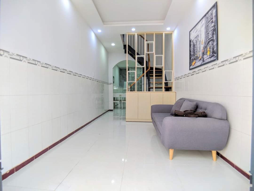 Bán nhà mới 10m HXH 35m2 thông nông 3.3x10 SHR HC chào 3.7 tỷ TL mạnh 0989998427