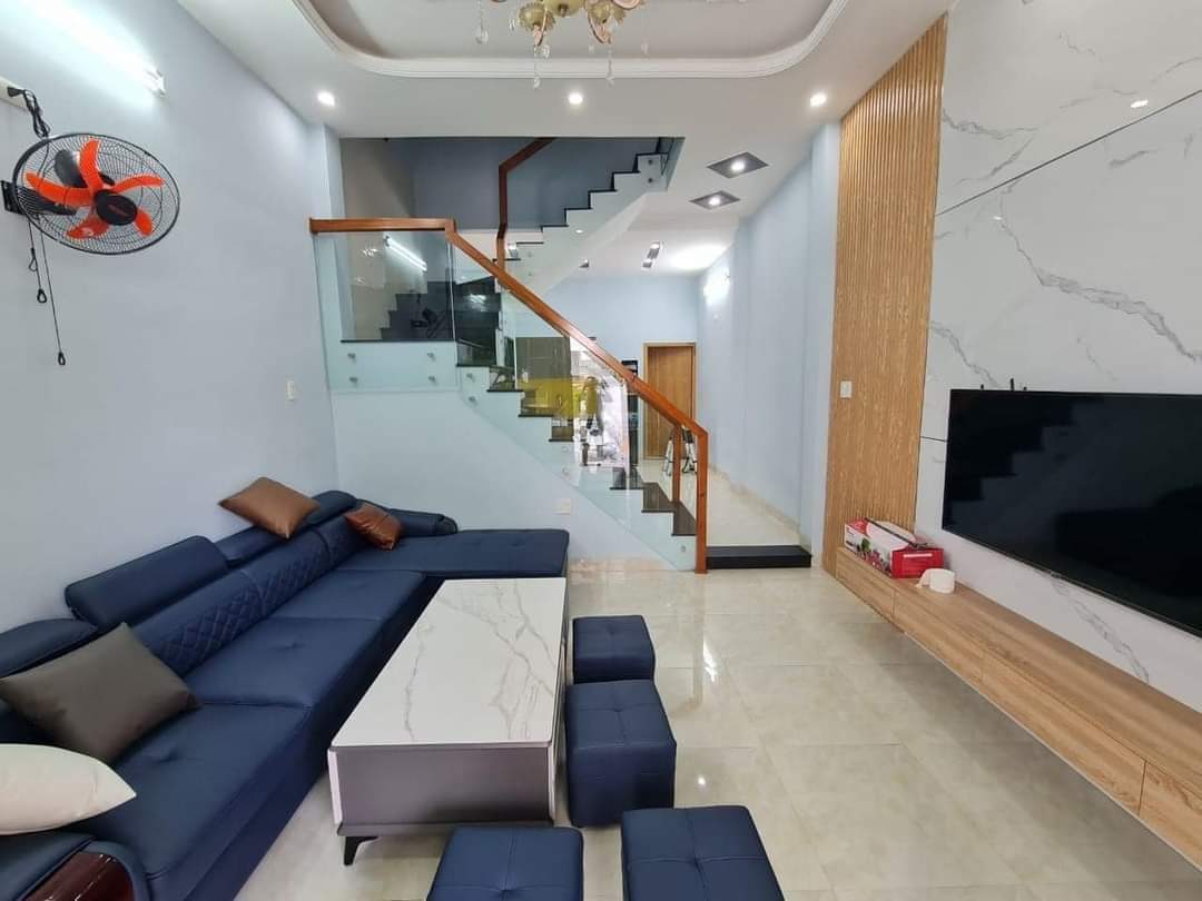 Bán gấp căn nhà 2 mê hẻm ô tô hoàng văn thụ phường Ngô Mây, Tp. Quy Nhơn