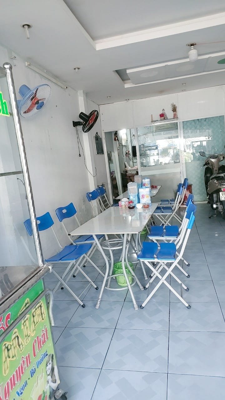 Sang quán bánh canh đang hoạt động tại 21 Trần Tử Bình, Phú Cường, Thủ Dầu Một, Bình Dương.