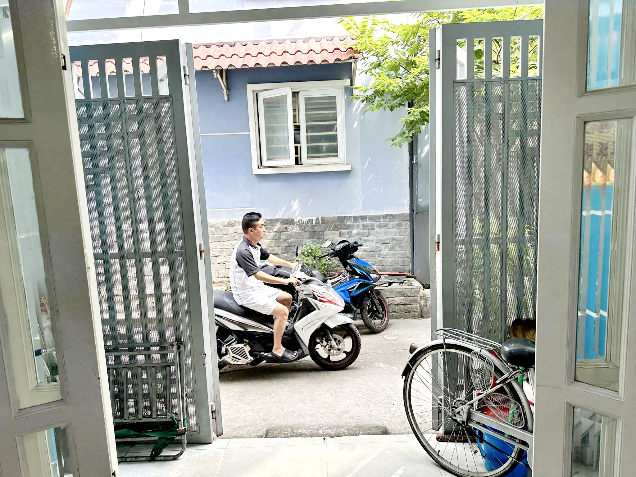 NHÀ VỊ TRÍ ĐẸP, ĐƯỜNG LỚN - 52M2 - NGAY TRƯỜNG CHINH - TÂN BÌNH.( CÓ THỂ NÂNG TẦNG - ĐẦU TƯ LỢI NHUẬN 50% ) GIÁ CHỈ 4.25 TỶ ALO TRÂM NHÉ. 090 314 9262