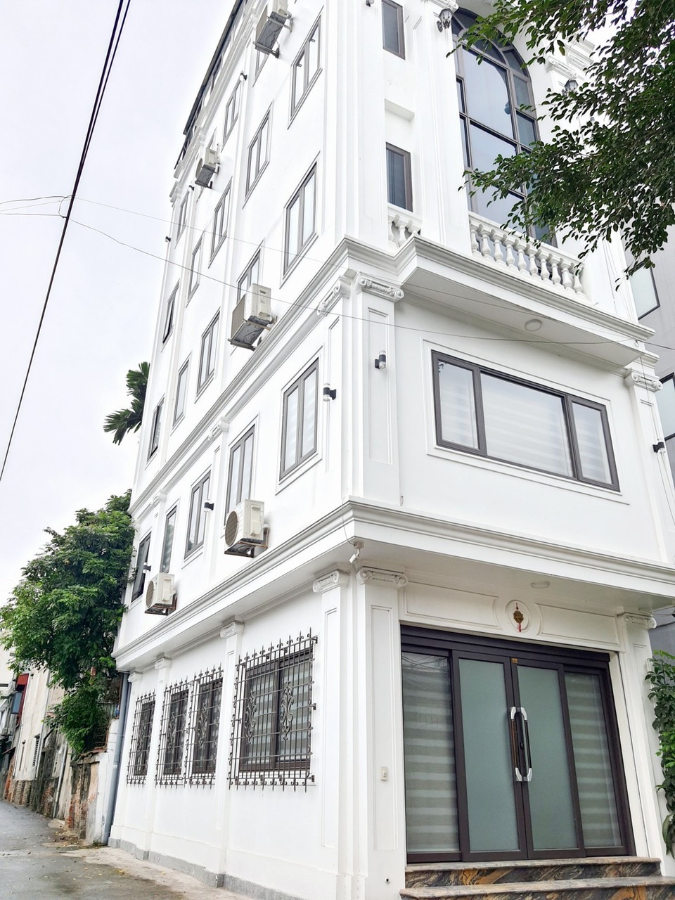 Biệt thự lô góc Nguyễn Văn Linh dtsd 330m chỉ 10 tỷ nhà Long Biên Siêu hiếm.