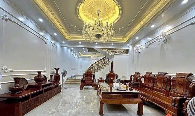 Bán Siêu Phẩm 4 tầng ngay trung tâm Lạch Tray, Ngô Quyền, Hải Phòng full tiện ích. Giá 10 tỷ