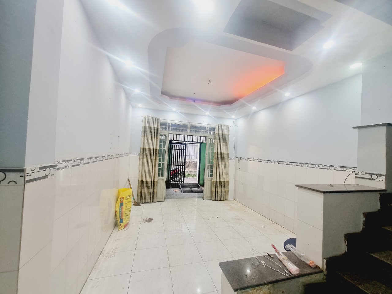 Nhà rộng 4x20m 3pn sân xe hơi gần Cao đẳng Điện Lực Q12