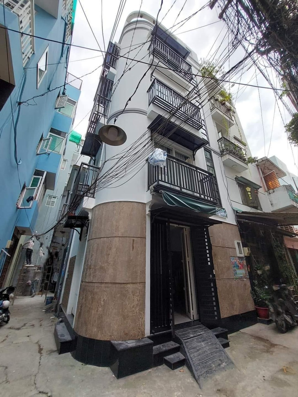 Nhà Góc 2 MT hẻm Hồ Thị Kỷ, 5x16m, 4 lầu 3 phòng ngủ